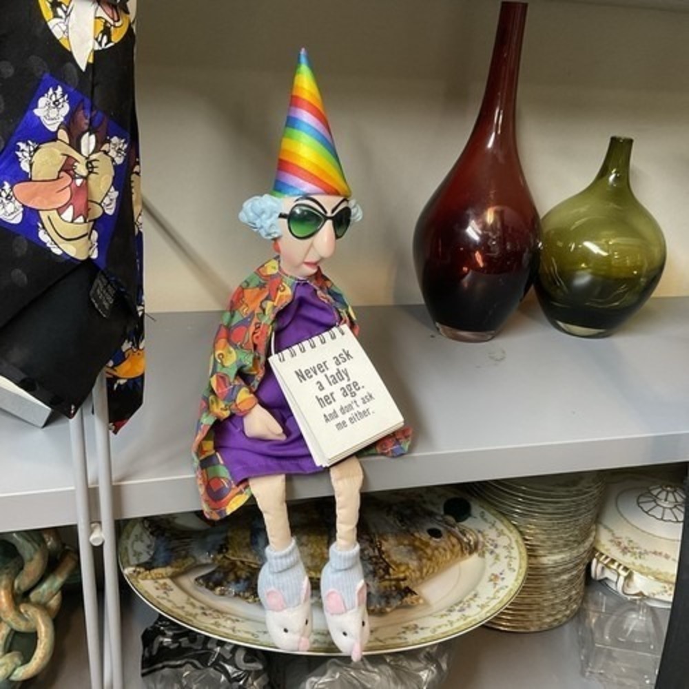 Hallmark Maxine Doll With Funny Sayings Pretty Lady Sitting On The Shelf